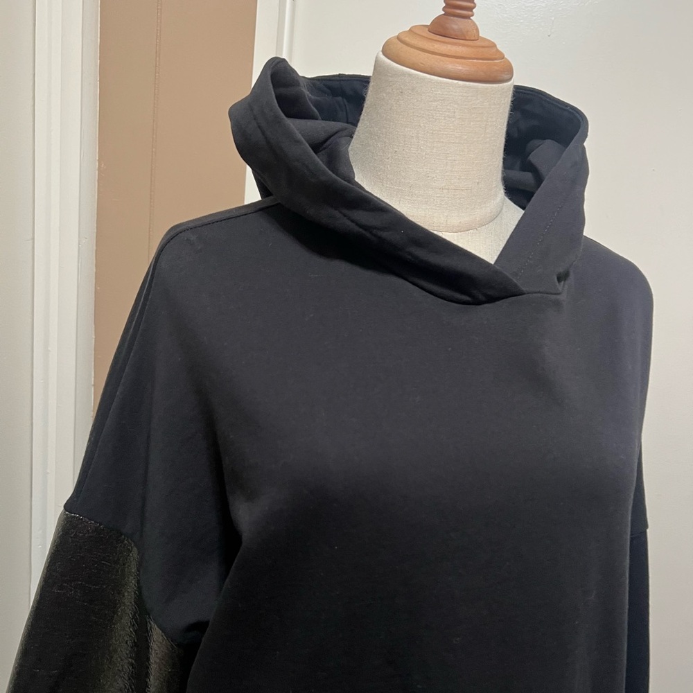 ASOS Women Size 6 Black Long Sleeve Hooded Dress/ Hoodie Metallic New - Picture 2 of 9